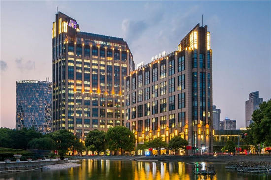上海商圈概览：九大区域繁华尽览，交通便捷助力商业腾飞
