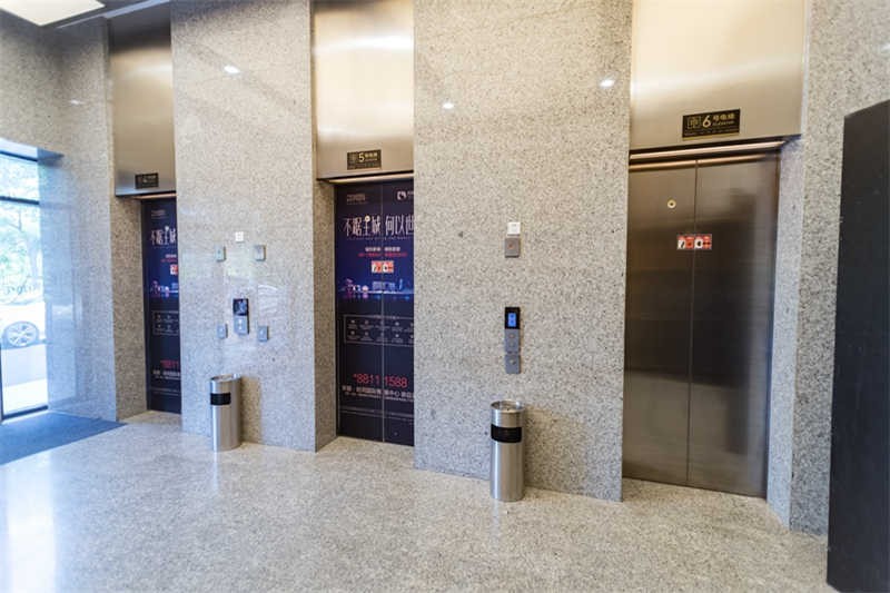 时间国际电梯间